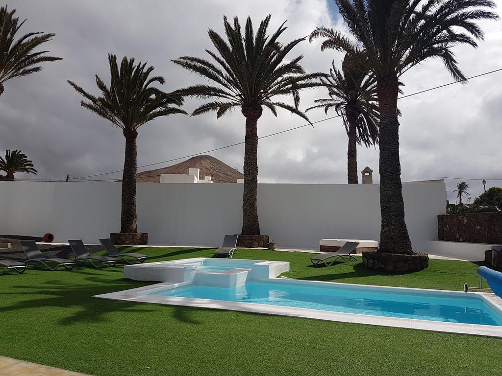 Hotelito Rural Flor De Timanfaya Тінахо Екстер'єр фото